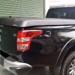 Aeroklas - ABS Tonneau - Deck Cover Speed - Zwart Structuur - Mitsubishi L200 / Fiat Fullback - Double Cab - 2015+ / 2019+