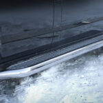 Steeler - Roestvrijstaal Side steps met tranenplaat - 3000mm SWB - Volkswagen Transporter T5 - 2003-2015