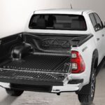 MaxLiner - Bedliner - Over the rail - Toyota Hilux - DoubleCab - 2016+