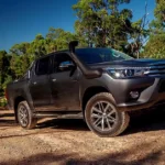 Safari snorkel - V-SPEC - Toyota Hilux - 2.8L & 2.4L (Smalle carrosserie-afmeting) - 2015+