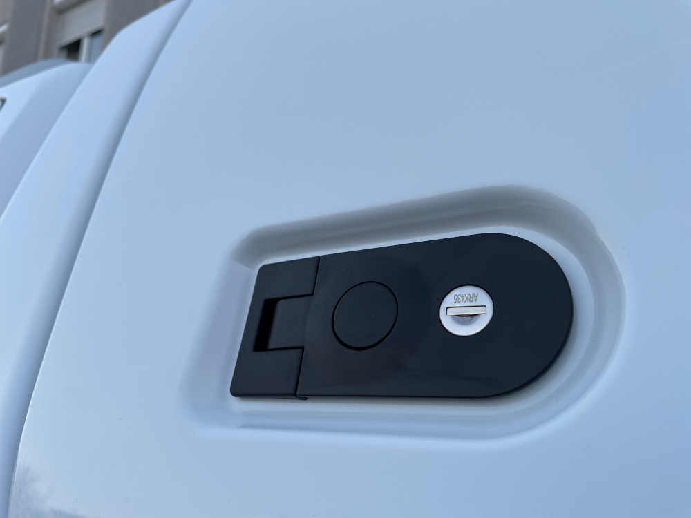 Aeroklas - Work hardtop - Pop-up Panels - 2E2E; L9F0 clear white - VW Amarok DC 2023- (4)