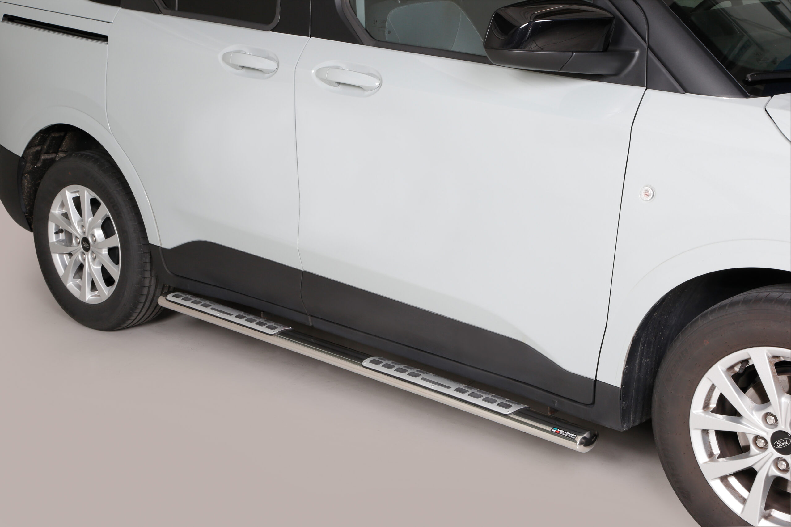 Misutonida Side Bar ovaal design steps Ford Transit Tourneo Courier 2024